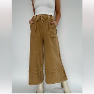 NWT EASEL FLOWY PANTS
